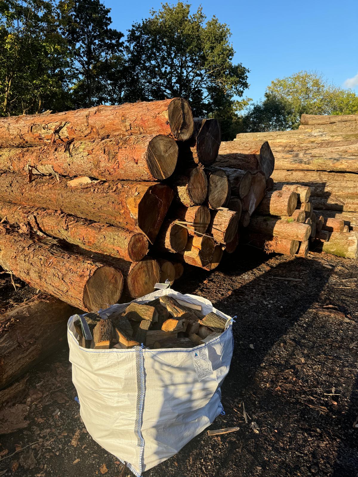 Seasoned Hardwood Firewood — 1 Bulk Bag